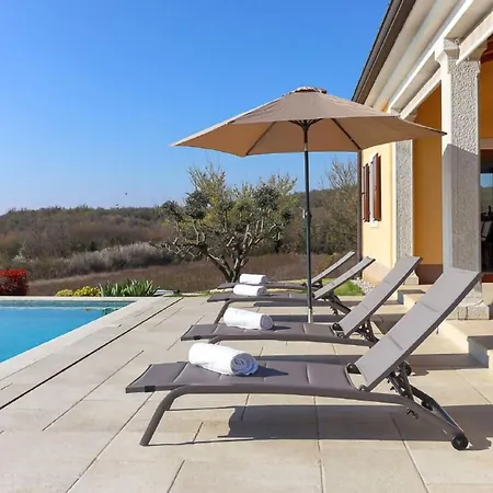 빌라 Beautiful Kadore With Pool In Porec *