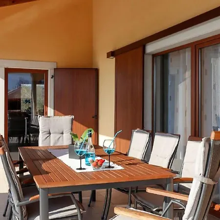 Villa Beautiful Kadore With Pool In Porec *