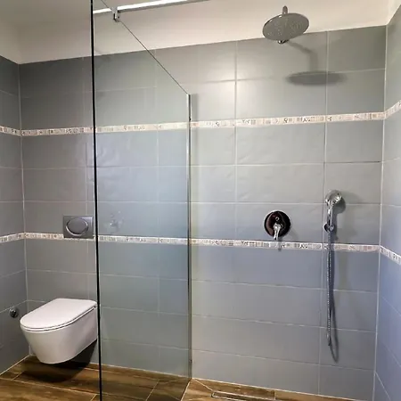 Beautiful Kadore With Pool In Porec וילה Višnjan
