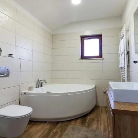 Beautiful Kadore With Pool In Porec Villa